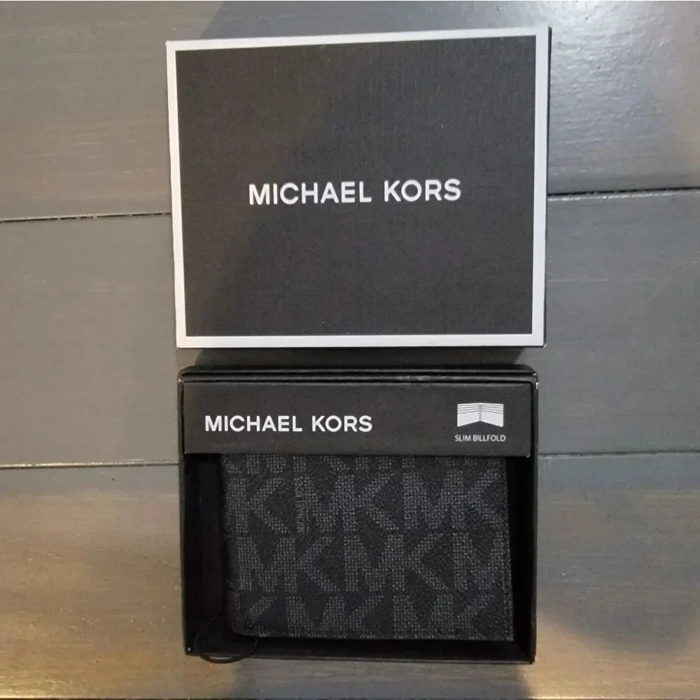 🎄🎁ALERT Michael Kors Men's Black Jet Set Signature Andy Billfold Pocket
